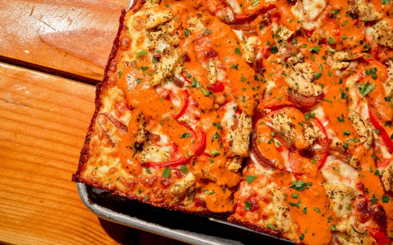 BADMAASH x Prime Pizza Butter Chicken Pizza Hits LA for a Limited Time
